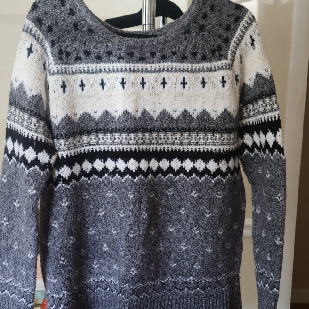 American Eagle Printed Sweater
